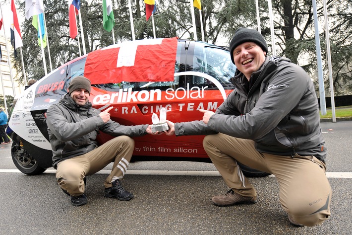 Tag 80 des &quot;Zero Emission Race&quot;: Der Renntross erreicht das Ziel Genf / Siegerpodest für das Oerlikon Solar Racing Team