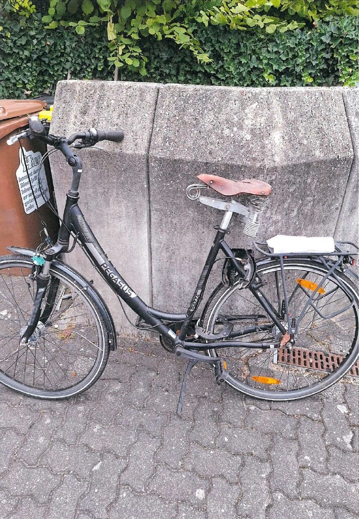 POL-KLE: Goch: Polizei stellt Rad am Sportplatz Pfalzdorf sicher - Wem gehört dieses Fahrrad?
