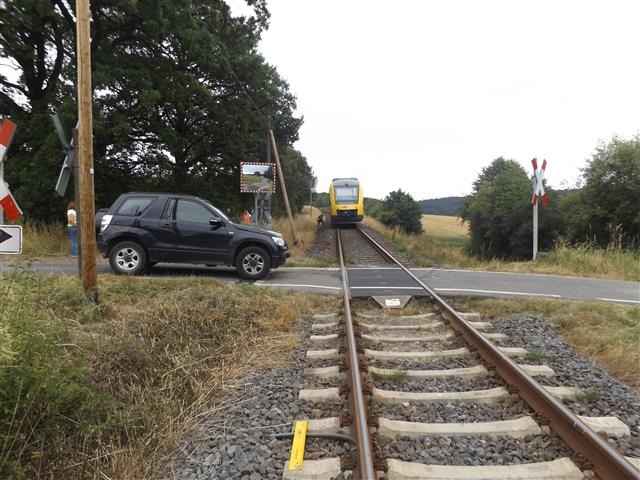 POL-PDNR: Nachtrag zur Pressemeldung der Polizei Altenkirchen
Bilder Verkehrsunfall unbeschrankter Bahnübergang Michelbach