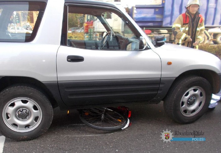 POL-PPWP: Radler bei Unfall schwer verletzt