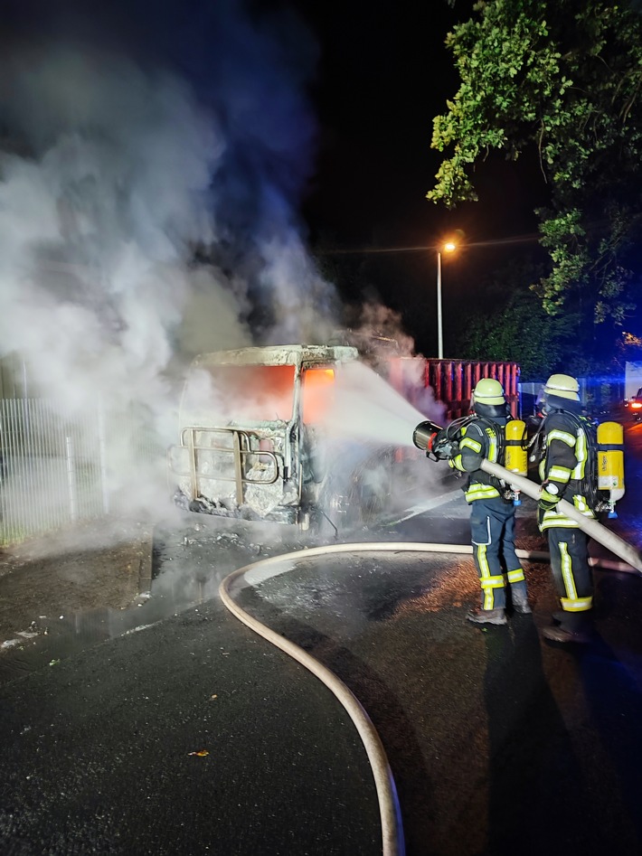 FW Celle: LKW-Brand in Westercelle