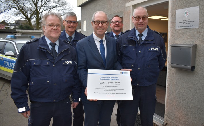 POL-PB: Bezirksbeamte in Altenbeken beziehen ihre neuen Diensträume - Als direkte Ansprechpartner für die Bürgerinnen und Bürger vor Ort