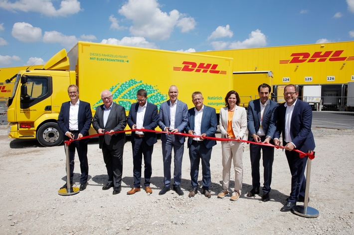 CORRECTED ENGLISH VERSION: PM: DHL Freight eröffnet neues Frachtterminal im Rhein-Main Gebiet / PR: DHL Freight opens new freight terminal in Germany’s Rhine-Main Metropolitan Region