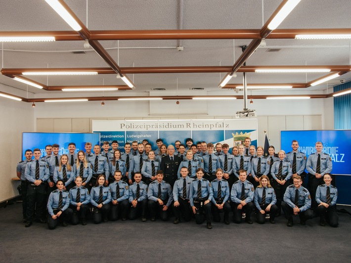 POL-PPRP: Polizeipräsidium Rheinpfalz - Begrüßung 50 neuer Polizistinnen und Polizisten im Polizeipräsidium Rheinpfalz