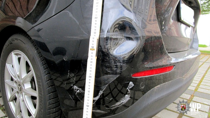 POL-PDKL: Nach Spiegel-Kollision ins Auto gespuckt