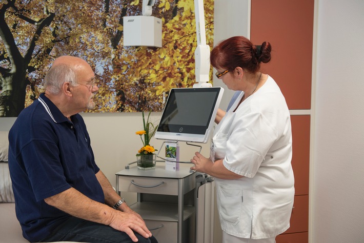 Neue Komfortstation der renommierten Lungenklinik Hemer punktet mit Bedside Terminals von ClinicAll