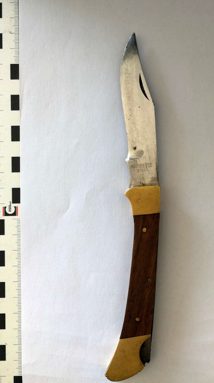 BPOL NRW: Gelsenkirchen Hbf: Bundespolizisten finden Messer bei 16-Jährigem auf