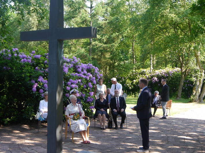 Dänische Königin Margrethe besucht deutsche Kriegsgräberstätte Oksbøl