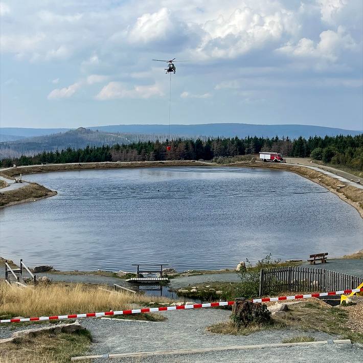 ZPD: Schwieriger Einsatz am Brocken im Harz: "Phoenix 97" unterstützt seit Sonntag die Waldbrandbekämpfung aus der Luft