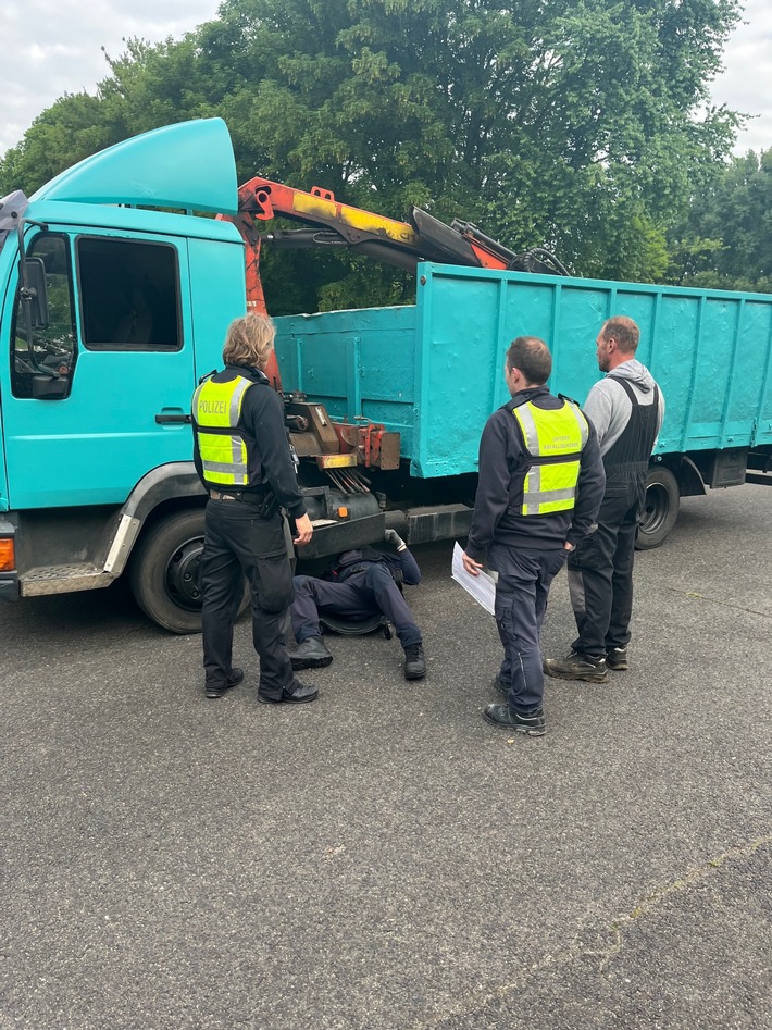 POL-MG: Roadpol Bus & Truck: Schwerlastverkehr im Fokus