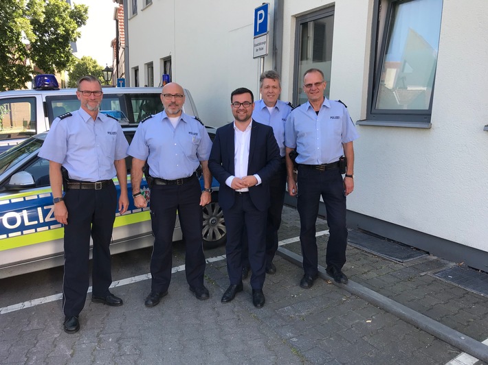 POL-UN: Schwerte - Bürgermeister Axourgos besucht Polizeiwache Schwerte
- Erster Austausch mit Polizei