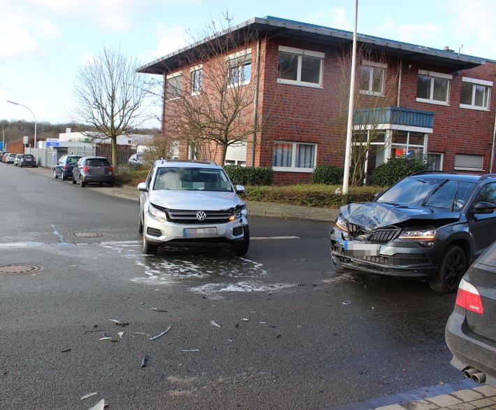 POL-COE: Nottuln, Otto-Hahn-Straße/Säugling bei Unfall schwer verletzt