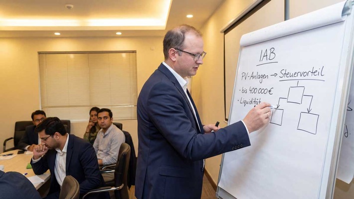 FK Invest GmbH über Negativpreise am Strommarkt: Was Investoren jetzt wirklich verstehen müssen