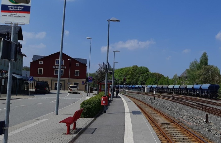 BPOLI KLT: Sachbeschädigung an einem Zug der Pressnitztalbahn - Bundespolizei sucht Zeugen