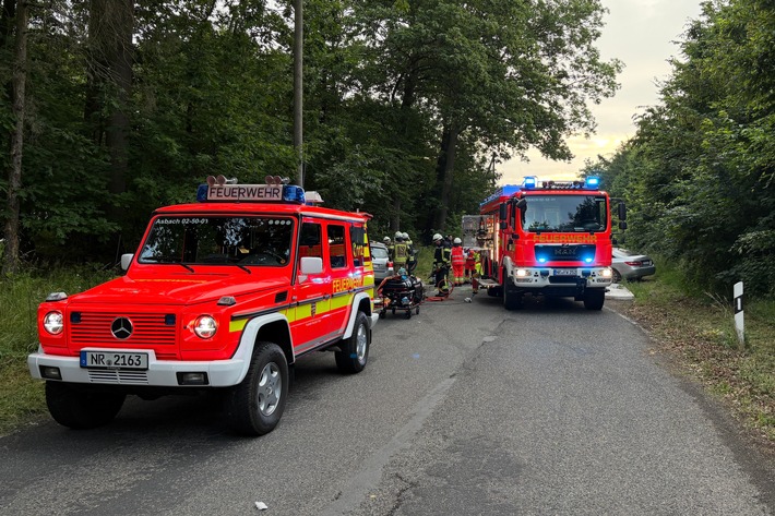 FW VG Asbach: Verkehrsunfall mit eingeklemmter Person im Ortsteil Rott