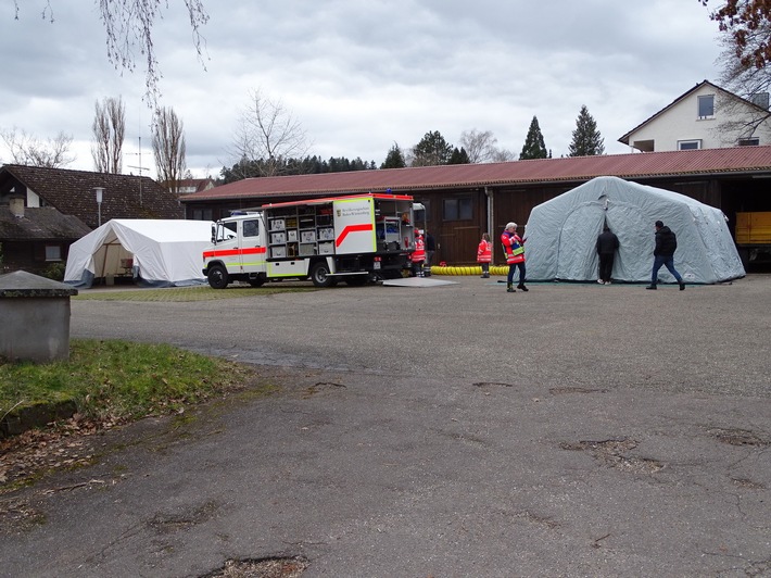 KFV-CW: Bei Abbrucharbeiten Gastank aufgerissen / Feuerwehr Calw wendet in herausforderndem Einsatz eine Katastrophe ab