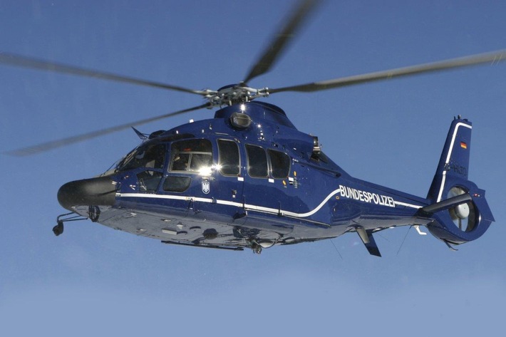 BPOL NRW: Bundespolizei am Niederrhein setzt Hubschrauber zur Fahndung ein
