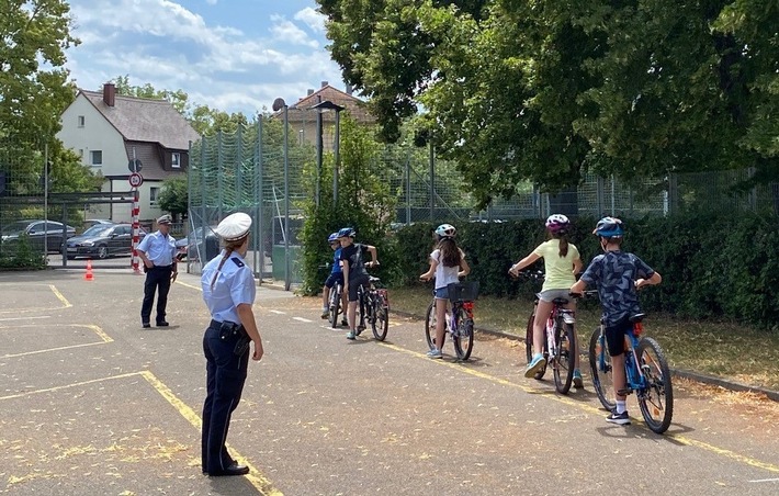 POL-LB: Radtrainings der Kreisverkehrswachten Vaihingen/Enz, Ludwigsburg und Böblingenin Kooperation mit dem Polizeipräsidium Ludwigsburg - Anmeldungen noch möglich!