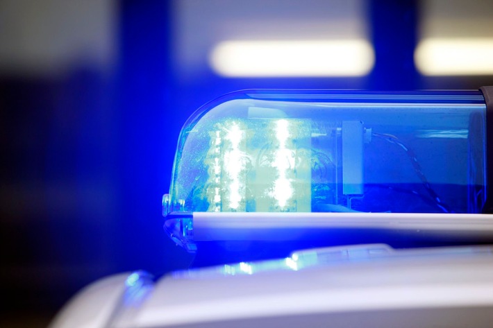 POL-ME: Schwarzer Lexus SUV gestohlen: Polizei bittet um Hinweise - Ratingen - 2409104