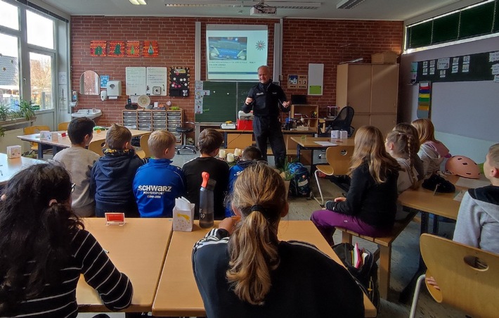 POL-NI: Haßbergen - Polizei gibt Verkehrsunterricht in der vierten Klasse der Grundschule in Haßbergen