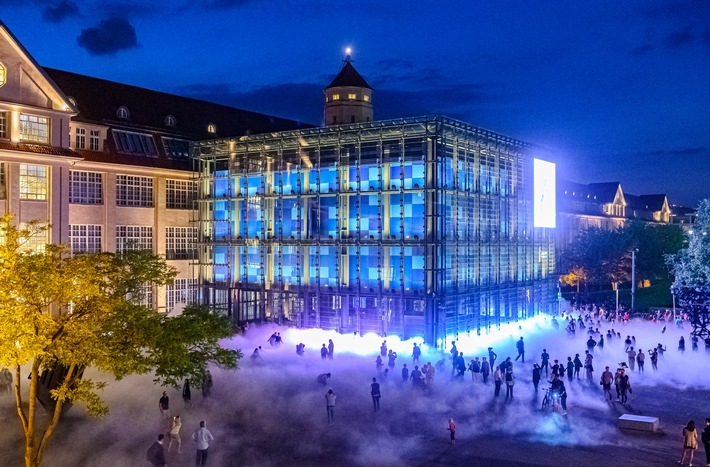©ARTIS-Uli Deck// 03.08.2019 ZKM, Zentrum fuer Kunst und Medien, Karlsruher Museumsnacht, KAMUNA 2019
-Copyright -ARTIS-ULI DECK Werrabronner Strasse 19 
D-76229 KARLSRUHE TEL:  0049 (0) 721-84 38 77 
FAX:  0049 (0) 721 84 38 93  
Mobil: 0049 (0) 172 7292636
E-Mail:  deck@artis-foto.de
www.artis-foto.de
Veroeffentlichung nur gegen Honorar nach MFM
zzgl. gesetzlicher. Mehrwertsteuer, kostenfreies Belegexemplar
und Namensnennung: ARTIS-Uli Deck.  Es gelten meine AGB., abzurufen unter :    https://artis-foto.de/agb01_2008_DE.pdf / Weiterer Text über ots und www.presseportal.de/nr/114686 / Die Verwendung dieses Bildes für redaktionelle Zwecke ist unter Beachtung aller mitgeteilten Nutzungsbedingungen zulässig und dann auch honorarfrei. Veröffentlichung ausschließlich mit Bildrechte-Hinweis.