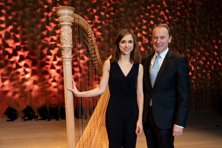 Harfenistin Anaëlle Tourret erhält Berenberg Kulturpreis 2019