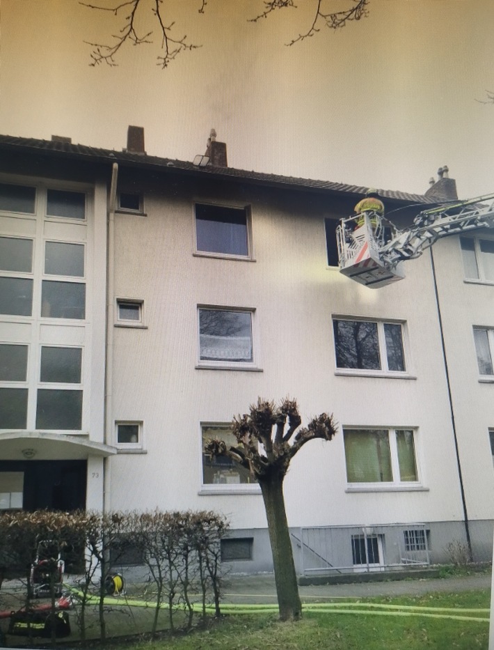 POL-WES: Rheinberg - Brand in einem Mehrfamilienhaus