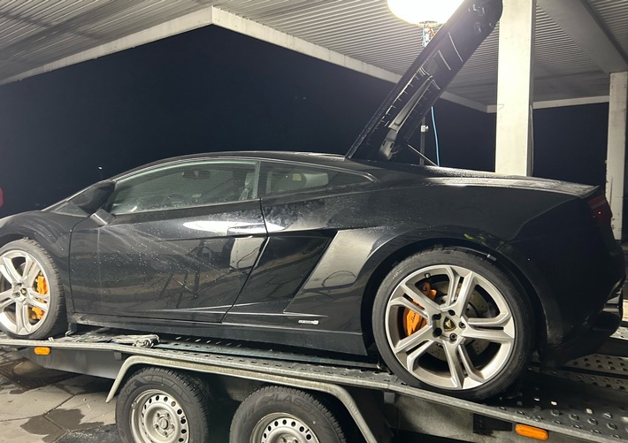 HZA-UL: Zöllner stellen Lamborghini sicher