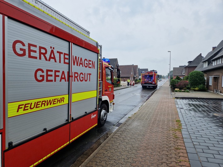 FW Bocholt: Gasausströmung an der Krumme Straße in Bocholt-Mussum