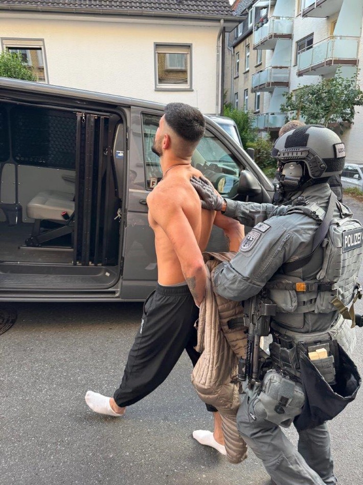 BPOLD-H: Nach Ermittlungen der Bundespolizei: Hohe Haftstrafen für angeklagte Waffenhändler
