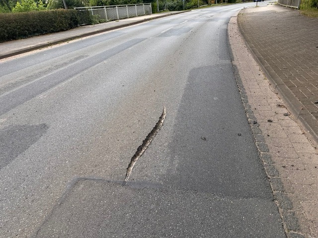 POL-NI: Fahrbahn in Bücken durch tiefe Furchen beschädigt - Verursacher gesucht