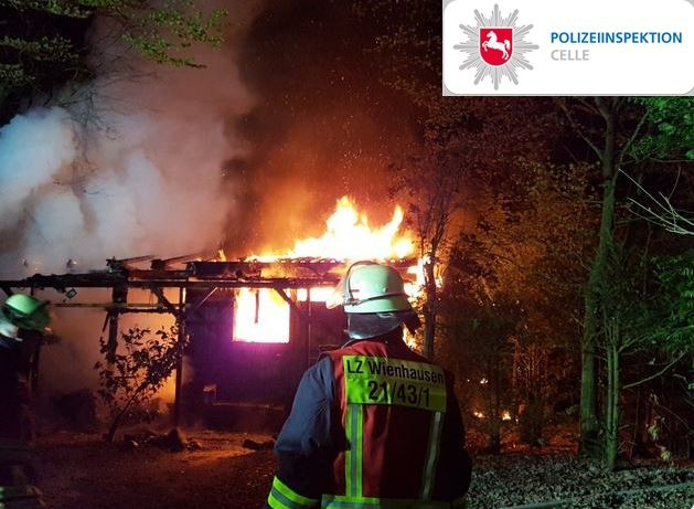 POL-CE: Wienhausen - Jagdhütte brennt vollständig nieder