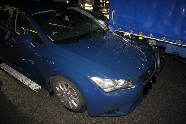 POL-PDKL: A6/Wattenheim, Unfall durch Aqauplaning - drei Schwerverletzte