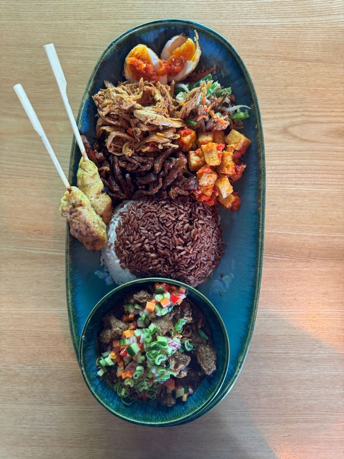 Wenn Bayern nach Bali schmeckt: „Hot Chilli“ bringt mit neuer Sommerkarte Würze ins Fünseenland
