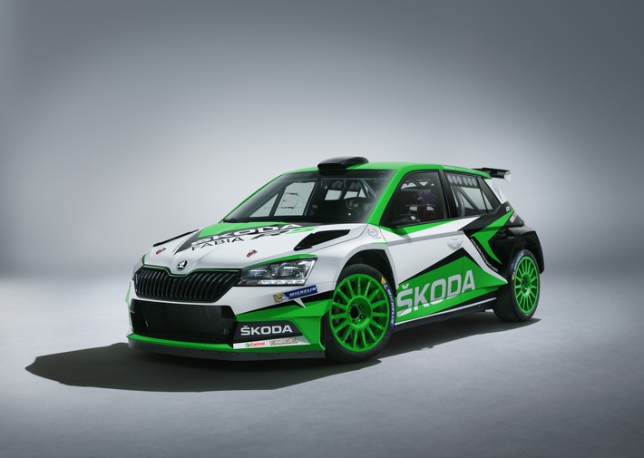 Weiterentwickelter SKODA FABIA R5 tritt Erbe des erfolgreichsten Rallye-Autos seiner Kategorie an (FOTO)