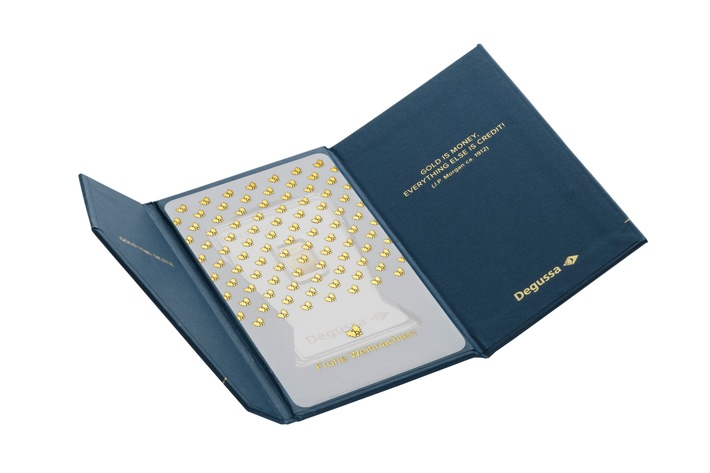 Etui_geoffnet_mit_ Frohe Weihnachtene.jpg