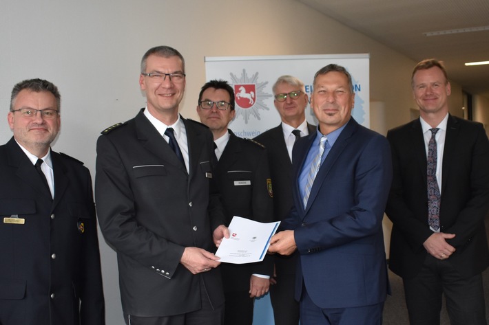 POL-BS: Polizeidirektion Braunschweig und Polizeiinspektion Magdeburg unterzeichen Vertrag zur gemeinsamen Kriminalitätsbekämpfung