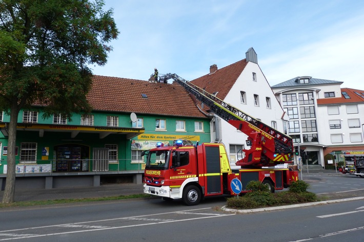 FW-DT: Gemeldeter Dachstuhlbrand