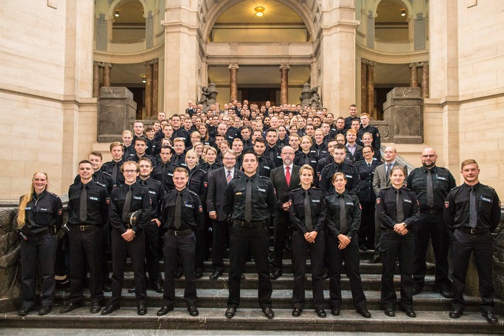 POL-H: Polizeipräsident begrüßt neue Mitarbeiter