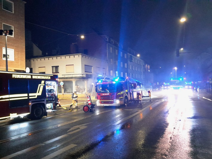 FW Bremerhaven: Feuer in einer Shisha-Bar