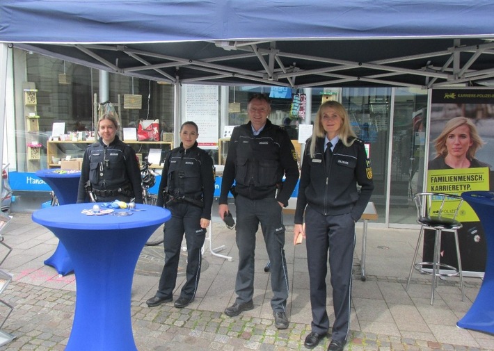 POL-FR: Das Polizeipräsidium Freiburg auf dem Radmarkt Emmendingen