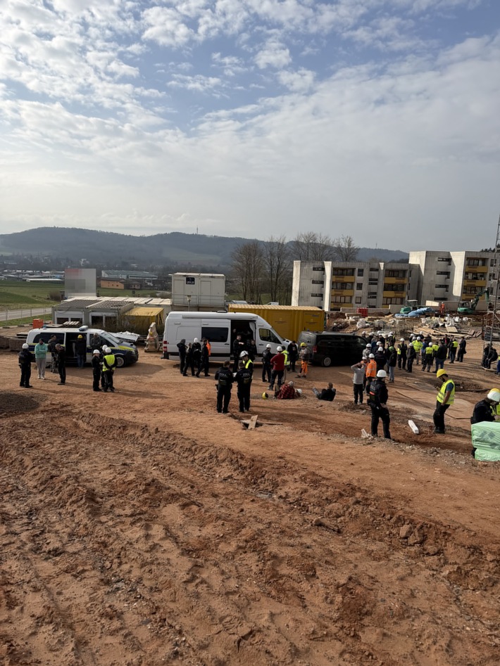 HZA-SB: Schwarzarbeit und unerlaubter Aufenthalt aufgedeckt / ZOLL kontrolliert Großbaustelle im Landkreis Saarlouis