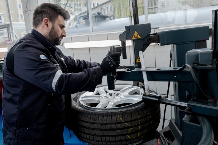 Trotz Lockdown: ReifenDirekt.de-Servicepartner stellen für Autofahrer den Reifenwechsel sicher