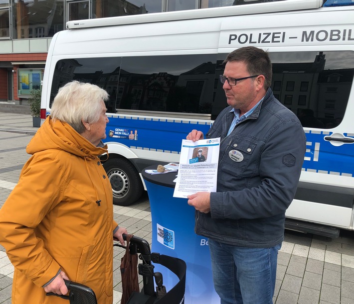 POL-BN: Erneut Anrufe von Trickbetrügern - Polizei berät und informiert mit Flyer vor Ort