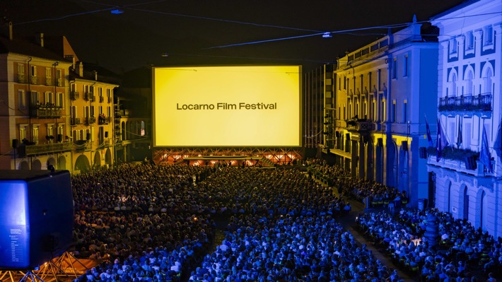 Première à Locarno: "The Deal", la première série suisse à être projetée sur la Piazza Grande