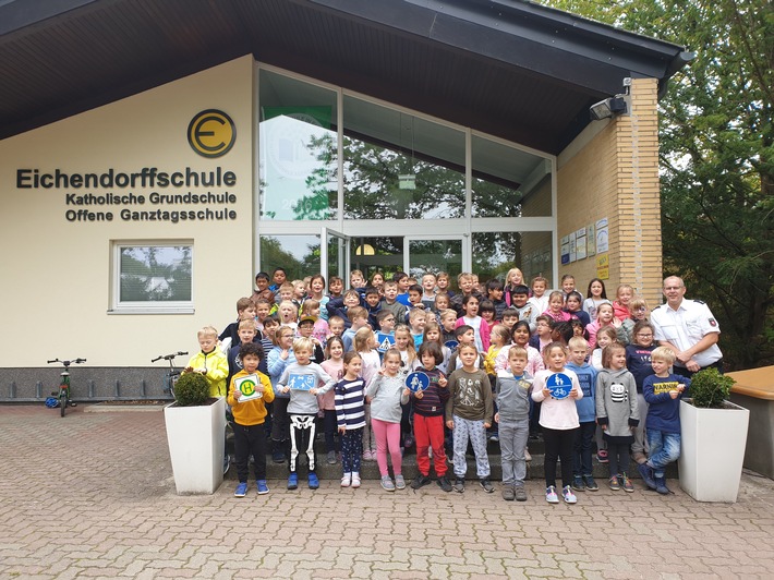 POL-WOB: Fußgängerdiplom für 81 Grundschüler an der Eichendorff-Grundschule