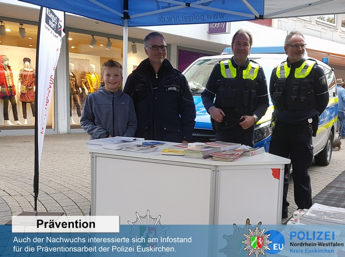 POL-EU: Wieder vermehrt Einbrüche im Kreis Euskirchen - Großer Andrang am Infostand der Kriminalprävention