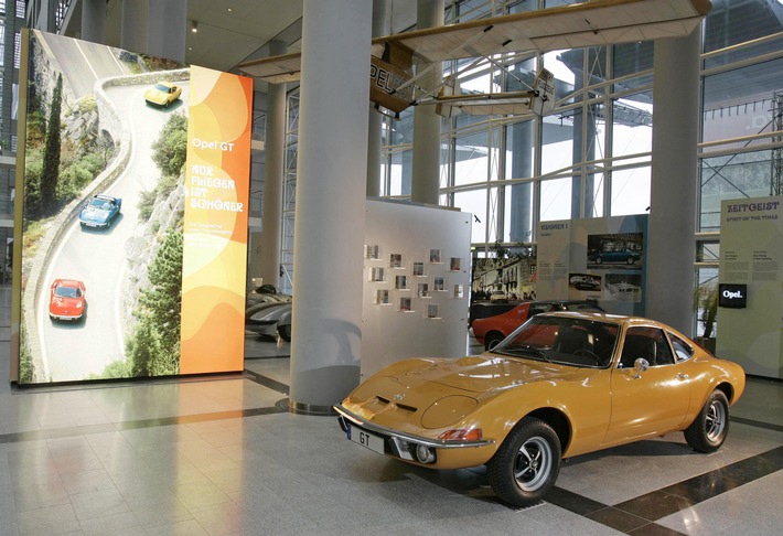 Opel GT-Ausstellung im Adam Opel Haus / "Nur Fliegen ist schöner!"/ Historische Schau über den Kult-Sportwagen aus den Siebzigern