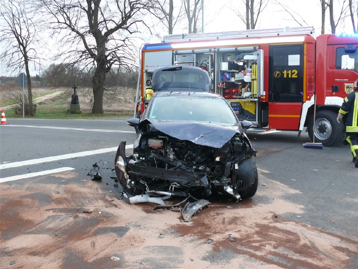 POL-DN: Fahrerinnen wurden verletzt