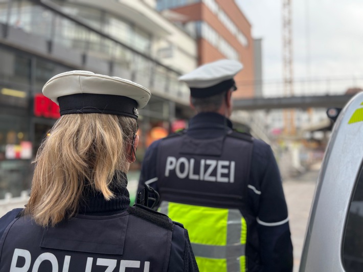 POL-PB: "Wir sind da - mit Sicherheit" - Sondereinsatz der Paderborner Polizei in der Innenstadt